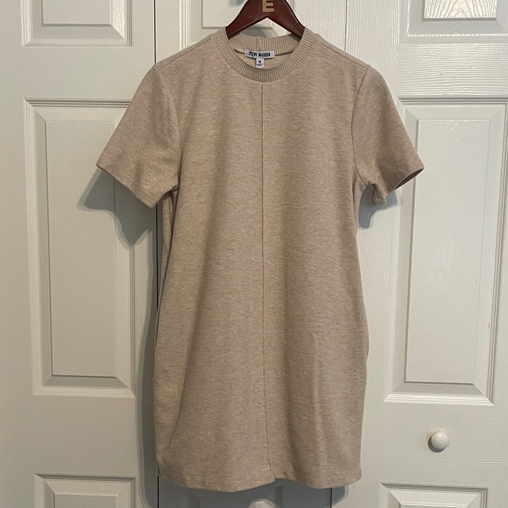Steve Madden Beige Short Sleeve Mini Dress with Pockets